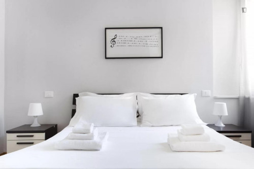 Modern and bright 1-bedroom flat in the vicinity of Parco della Montagnola