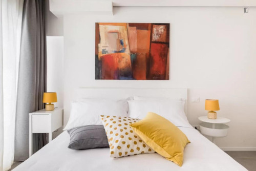 Charming and bright 1-bedroom flat near the majestic Piazza Maggiore