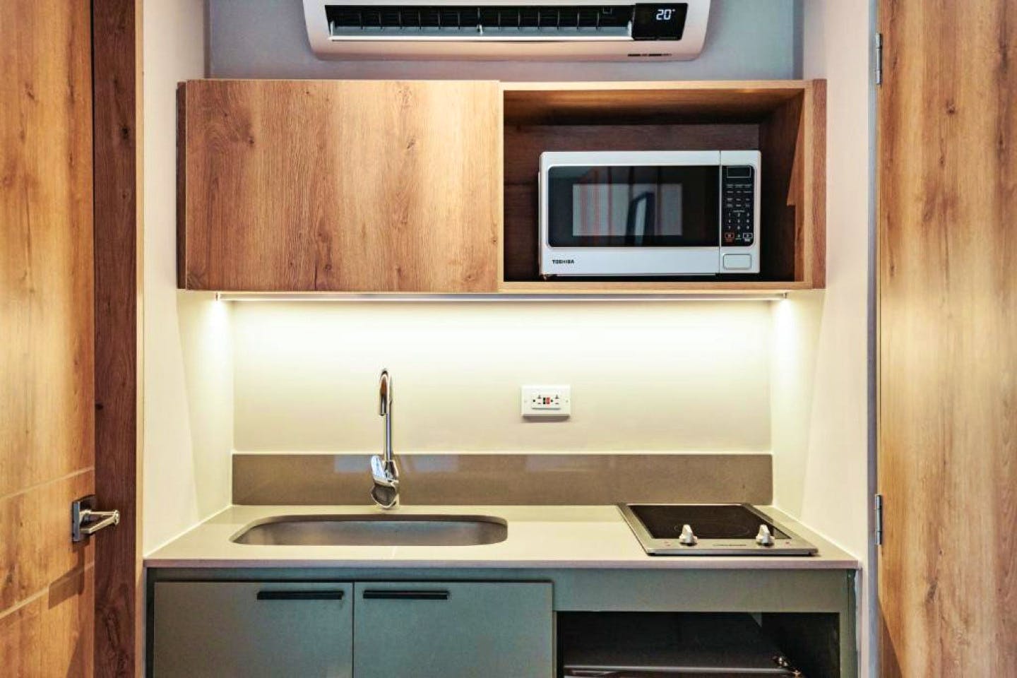 Studio Apartment W/ Kitchen & 2 Balconies - 13