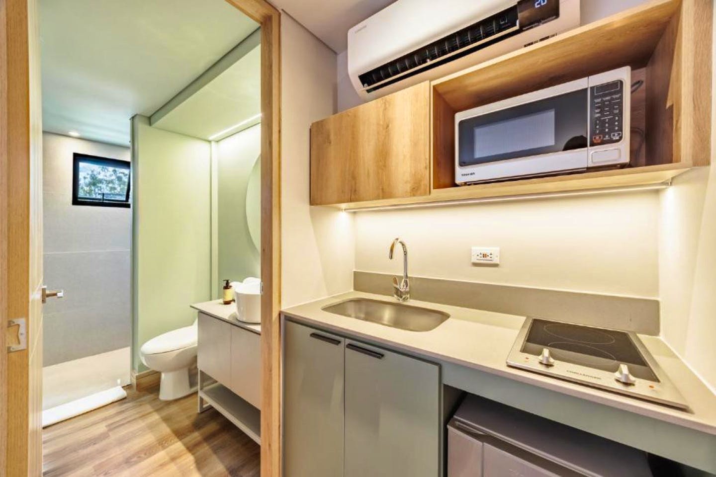 Studio Apartment W/ Kitchen & 2 Balconies - 10