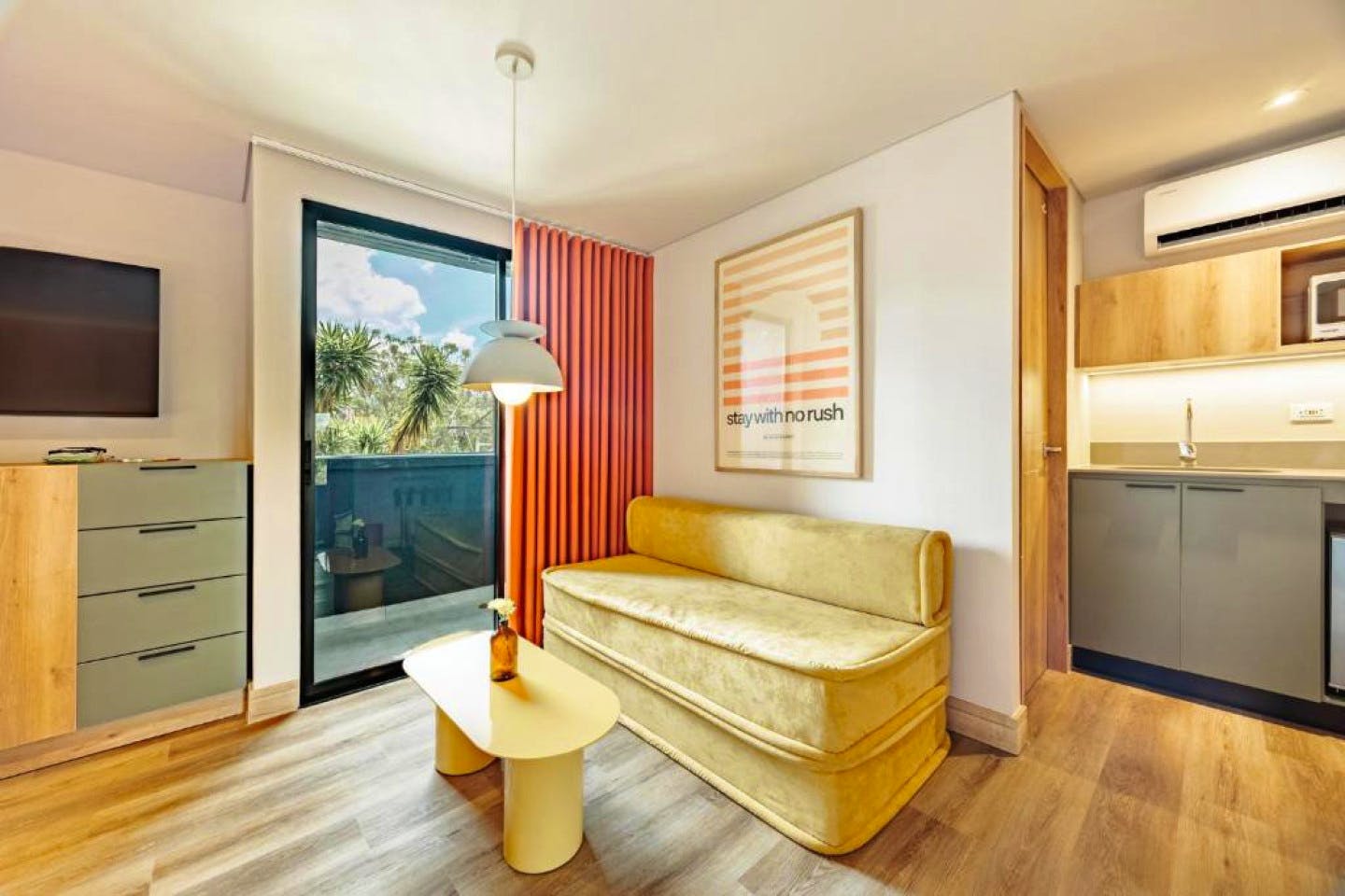 Studio Apartment W/ Kitchen & 2 Balconies - 14