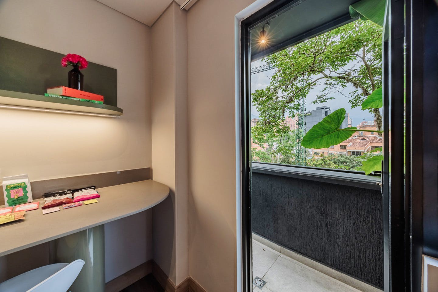 Studio Apartment W/ Kitchen & Balcony - 32
