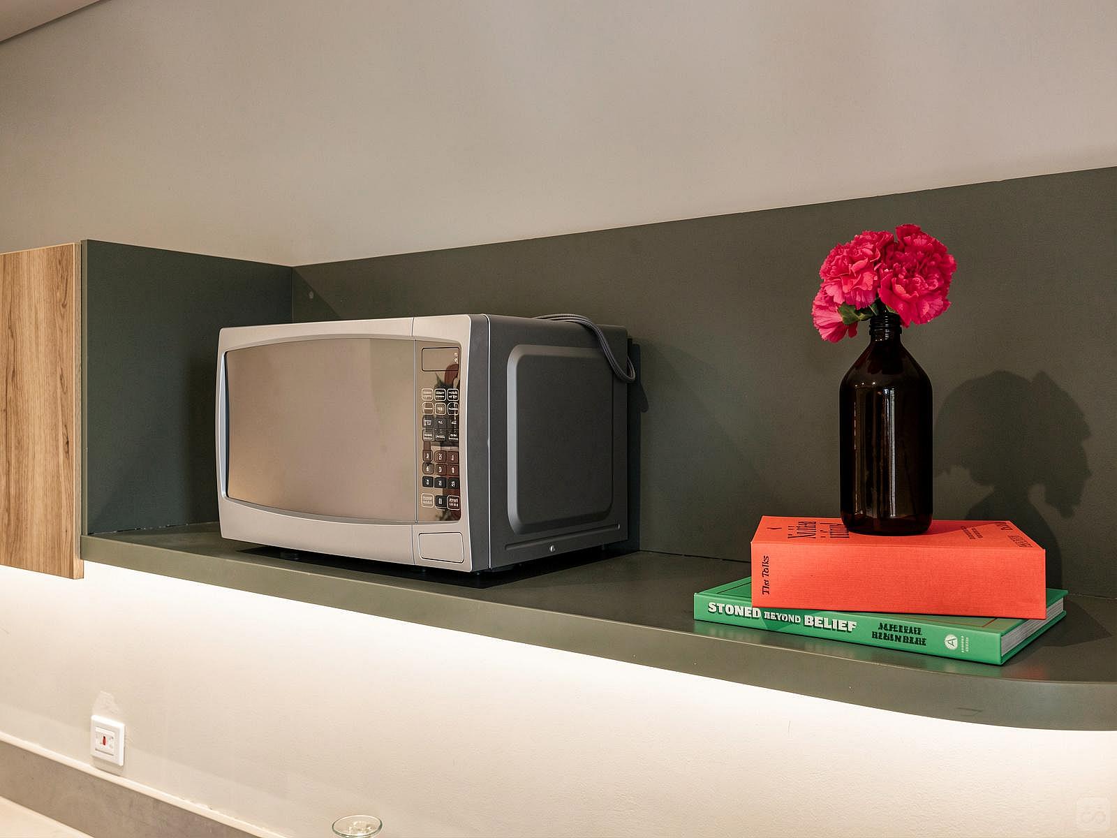 Studio Apartment W/ Kitchen & Balcony - 87
