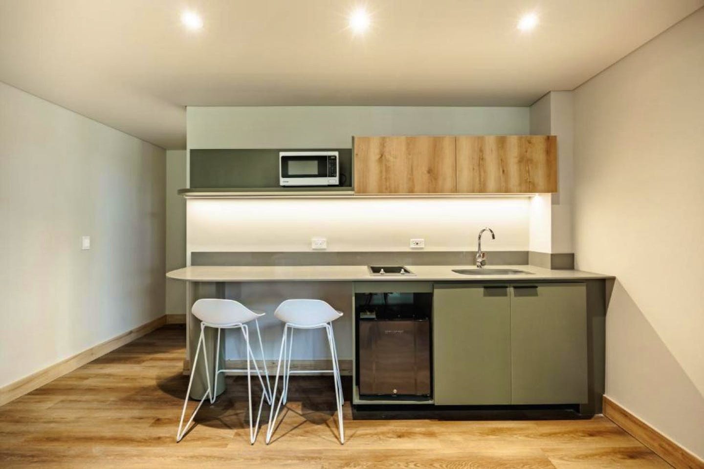 Standard Studio Apartment W/ Kitchen - 2