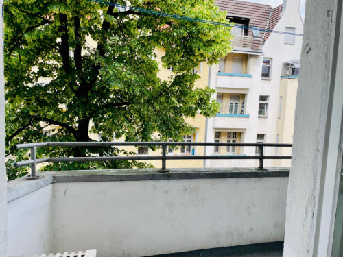 Modern 3-bedroom flat close to the Hermannstraße station