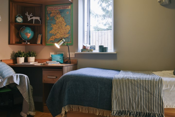6 Bed Apartment - Double Bed - 2