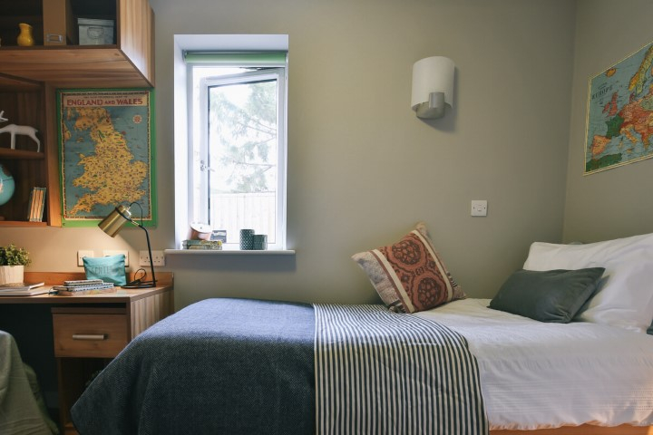 8 Bed Apartment - Single Bed - 9