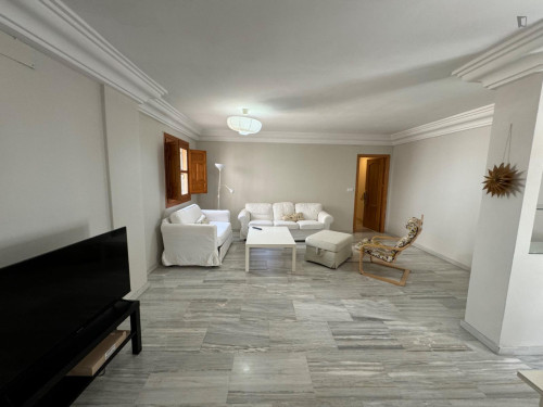 Well maintained, furnished new apartment near Gran via with all amenities and services  - Gallery -  5