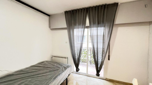 Inviting single bedroom with a balcony, near Parque Federico García Lorca   - Gallery -  5