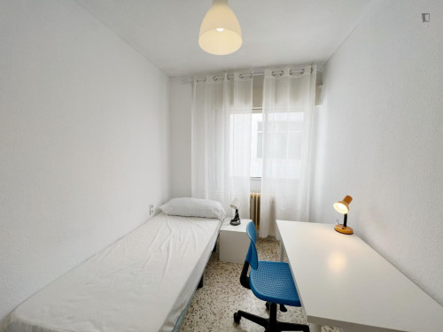 Cool single bedroom near Parque Federico García Lorca