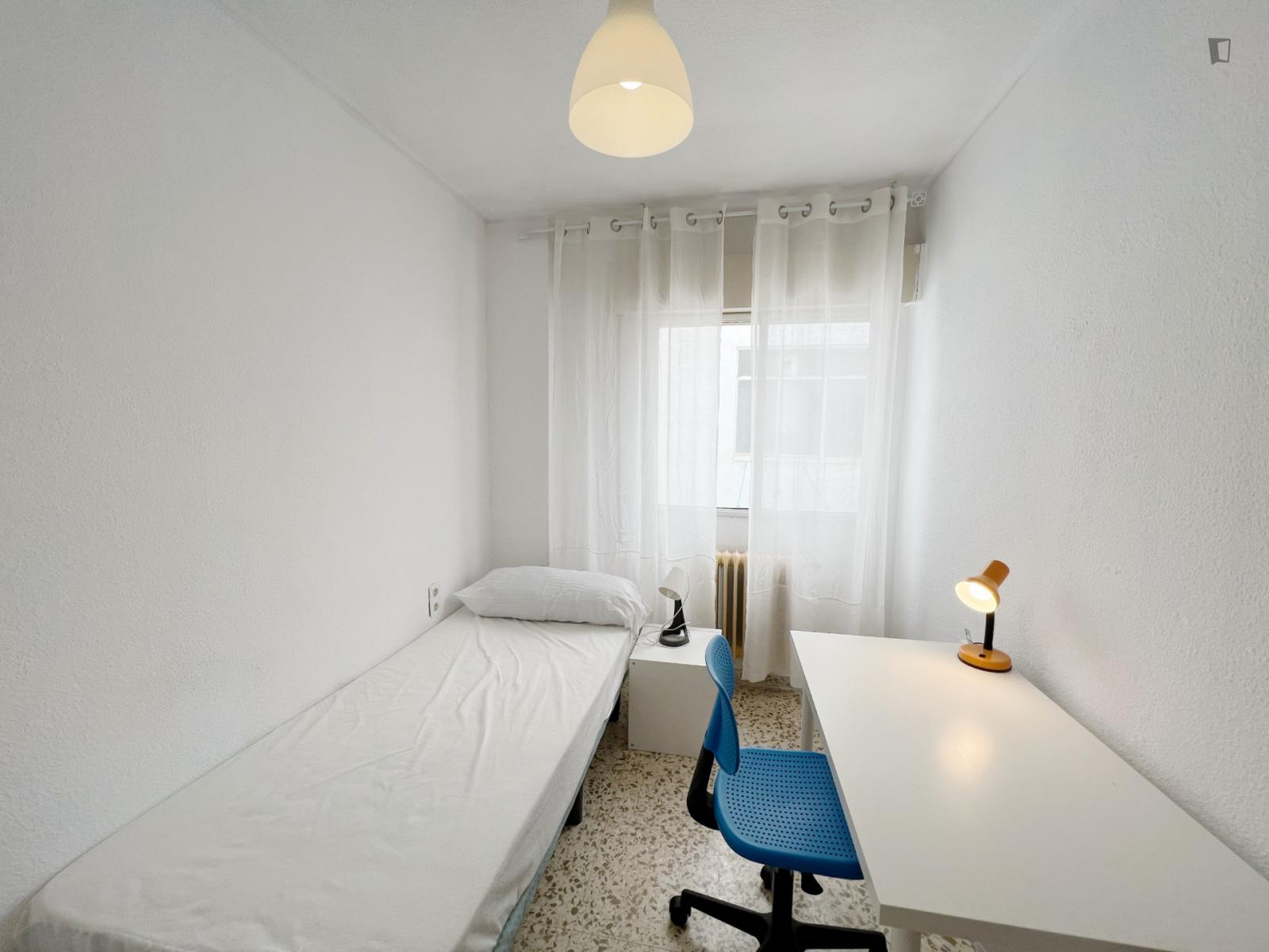 Cool Single Bedroom Near Parque Federico García Lorca - Cool single bedroom near Parque Federico García Lorca - Gallery - 1