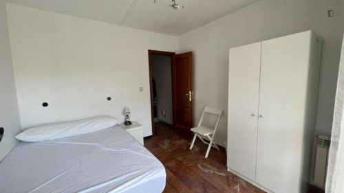 Very cool double bedroom near Parque Federico García Lorca