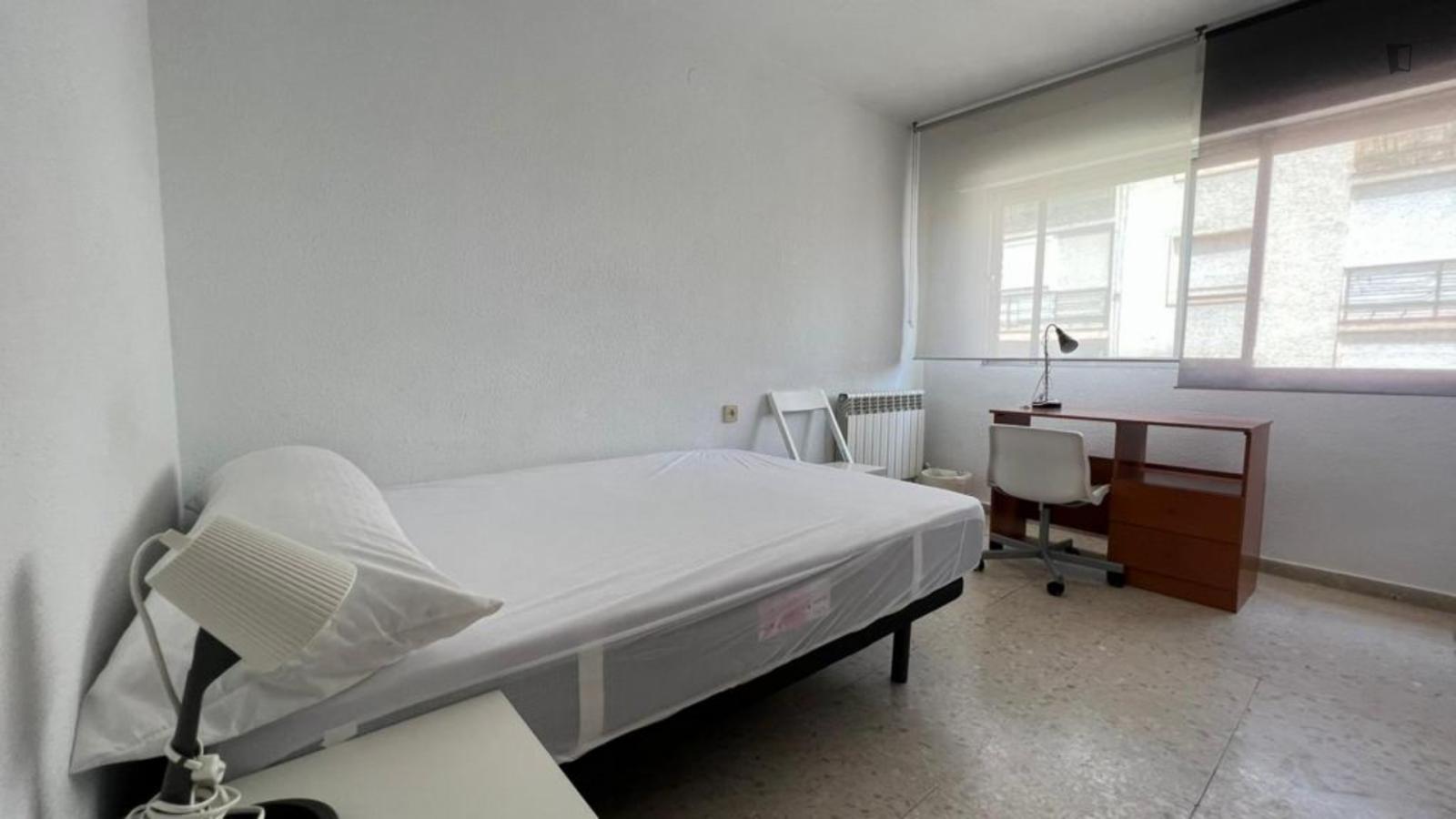  Very Cool Double Bedroom Near Parque Federico García Lorca  -  Very cool double bedroom near Parque Federico García Lorca  - Gallery -  1