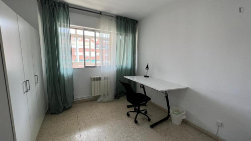 Snug double bedroom in Camino de Ronda