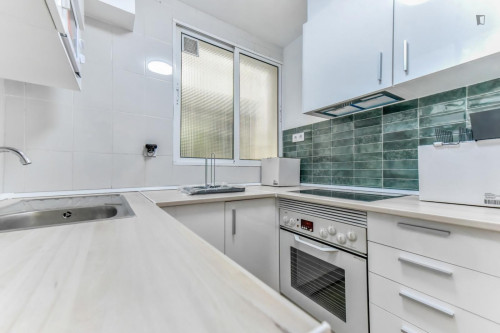 Great looking single bedroom in a property with balcony - Gallery - 8