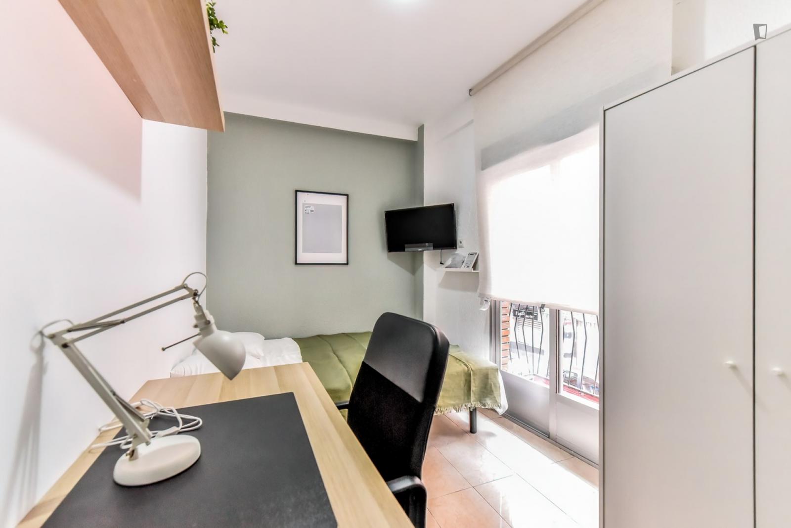 Cozy Single Bedroom With Balcony - Cozy single bedroom with balcony - Gallery - 1