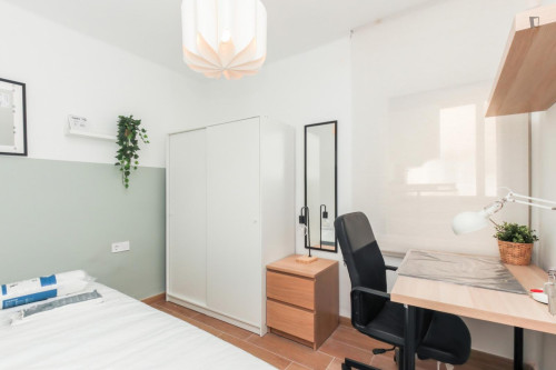 Appealing single bedroom