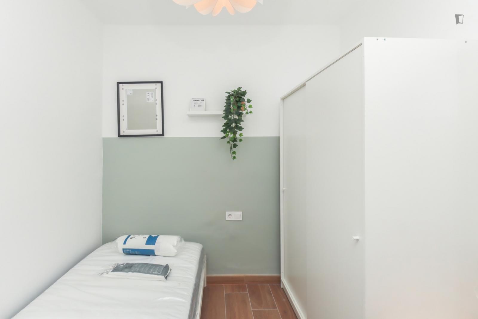 Appealing Single Bedroom - 1