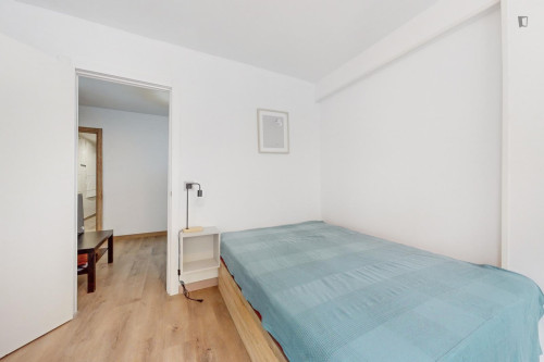 Appealing single bedroom with balcony