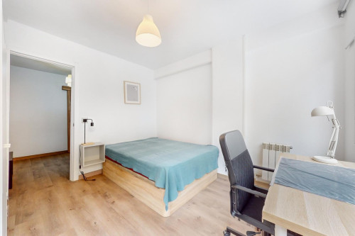 Appealing single bedroom with balcony