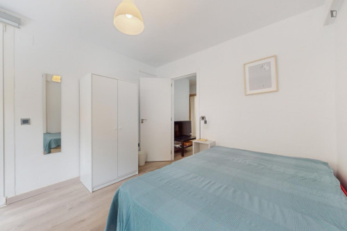 Appealing single bedroom with balcony