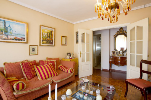 4 bedrooms apartment