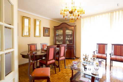 4 bedrooms apartment
