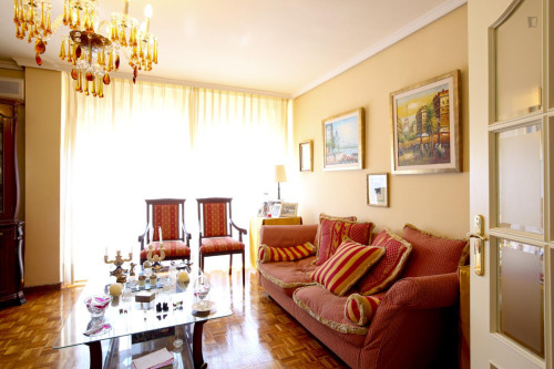 4 bedrooms apartment