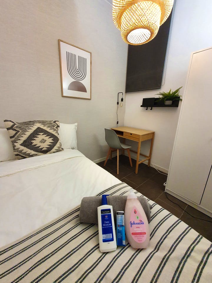 Room 2 - Modern Coliving in the Heart of Eixample Near La Pedrera & Nightlife - Gallery - 8