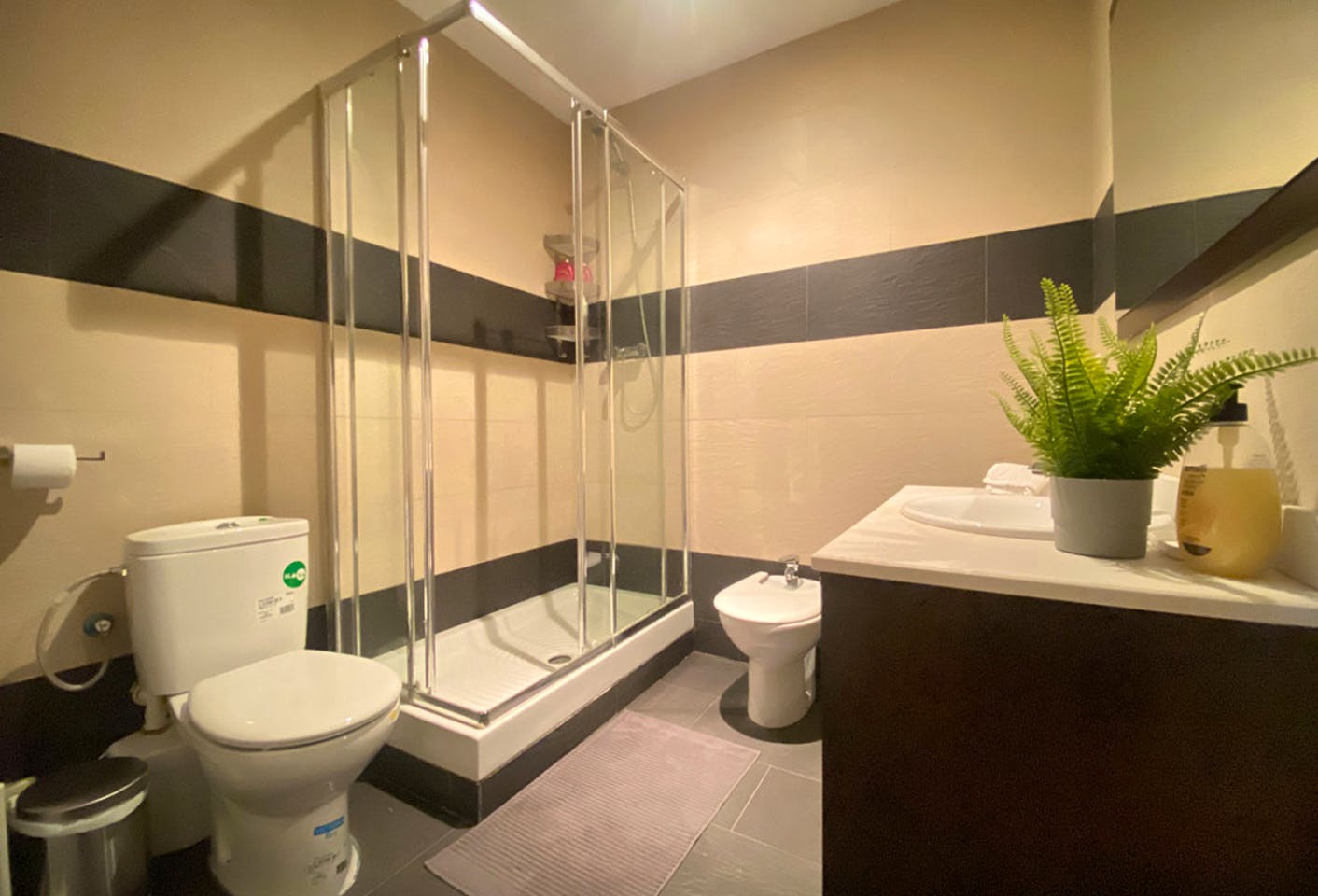 Room 2 - Modern Coliving in the Heart of Eixample Near La Pedrera & Nightlife - Gallery - 10