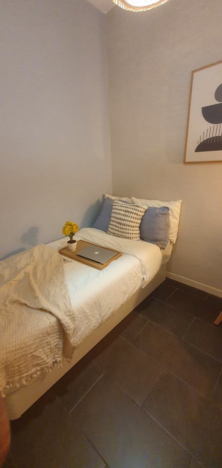  Room 2  -  Modern Coliving in the Heart of Eixample Near La Pedrera & Nightlife  - Gallery -  6