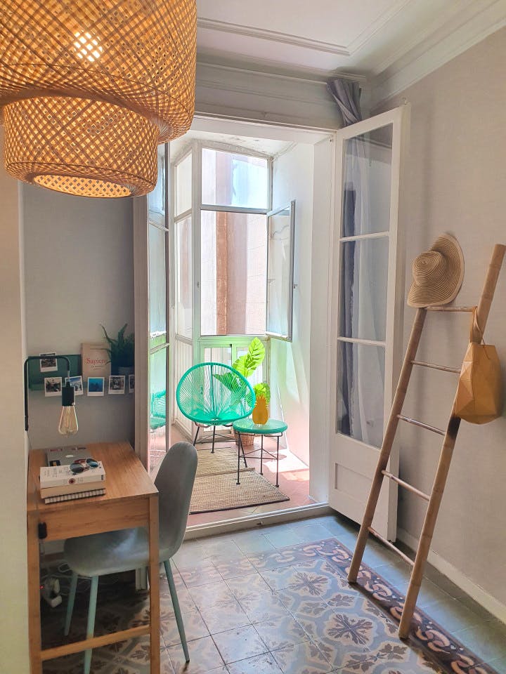  Room 4  -  Modern Coliving in the Heart of Eixample Near La Pedrera & Nightlife  - Gallery -  15