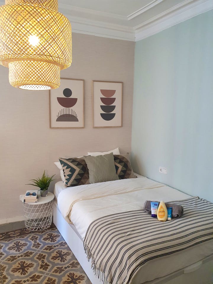  Room 4  -  Modern Coliving in the Heart of Eixample Near La Pedrera & Nightlife  - Gallery -  13