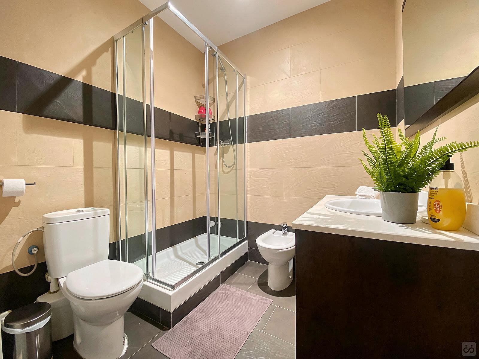 Room 4 - Modern Coliving in the Heart of Eixample Near La Pedrera & Nightlife - Gallery - 40