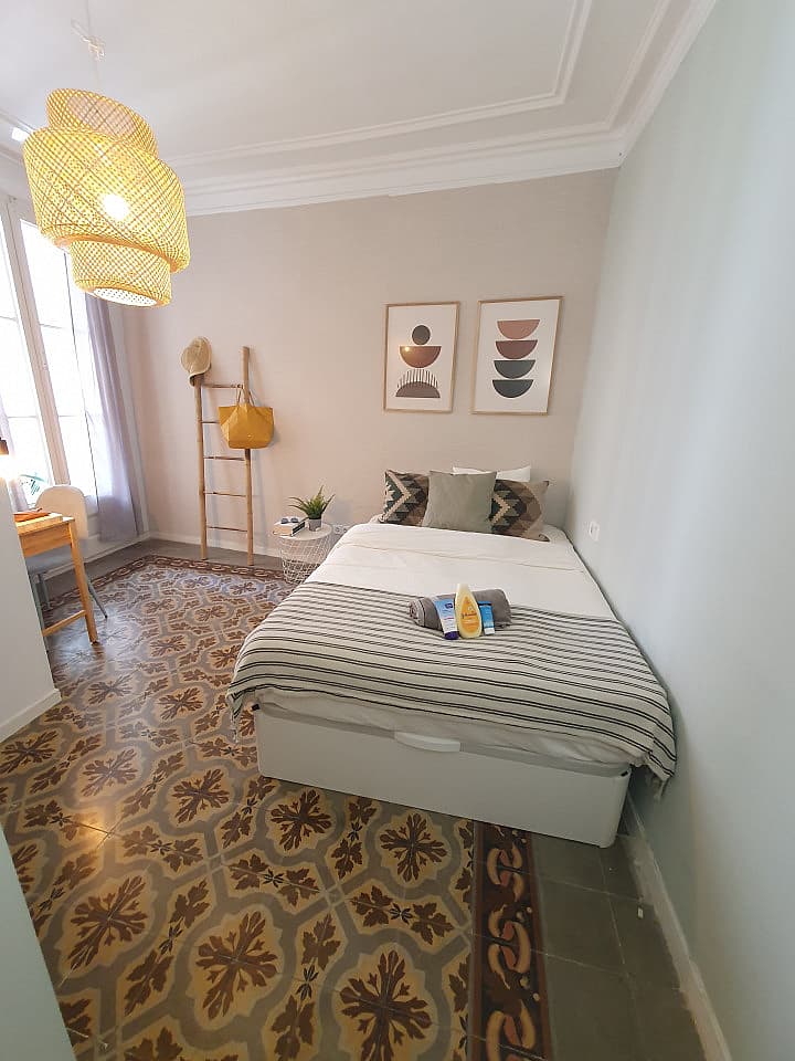  Room 4  -  Modern Coliving in the Heart of Eixample Near La Pedrera & Nightlife  - Gallery -  26