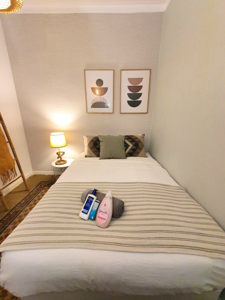 Room 5 - Modern Coliving in the Heart of Eixample Near La Pedrera & Nightlife - Gallery - 2