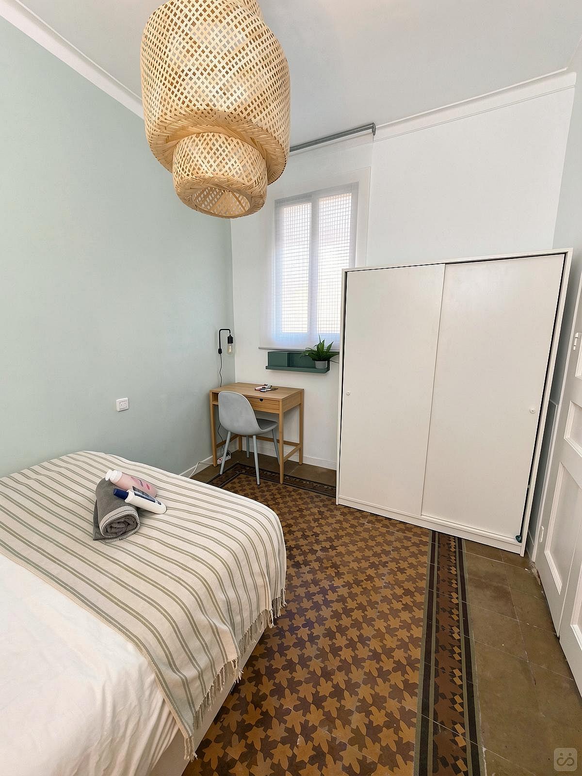  Room 5  -  Modern Coliving in the Heart of Eixample Near La Pedrera & Nightlife  - Gallery -  33