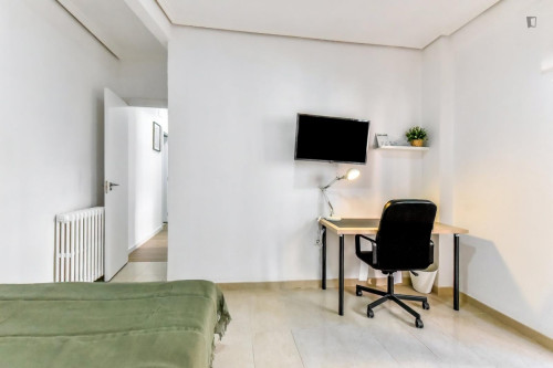 Attractive single bedroom with balcony