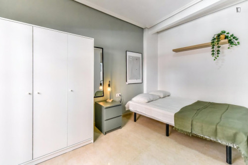 Attractive single bedroom with balcony