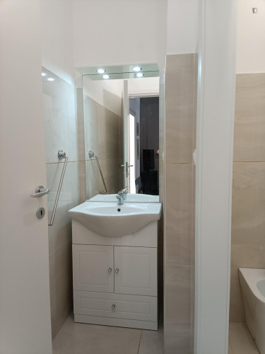 Newly renovated apartment over 120 m2 three HUGE double rooms. - Gallery - 7