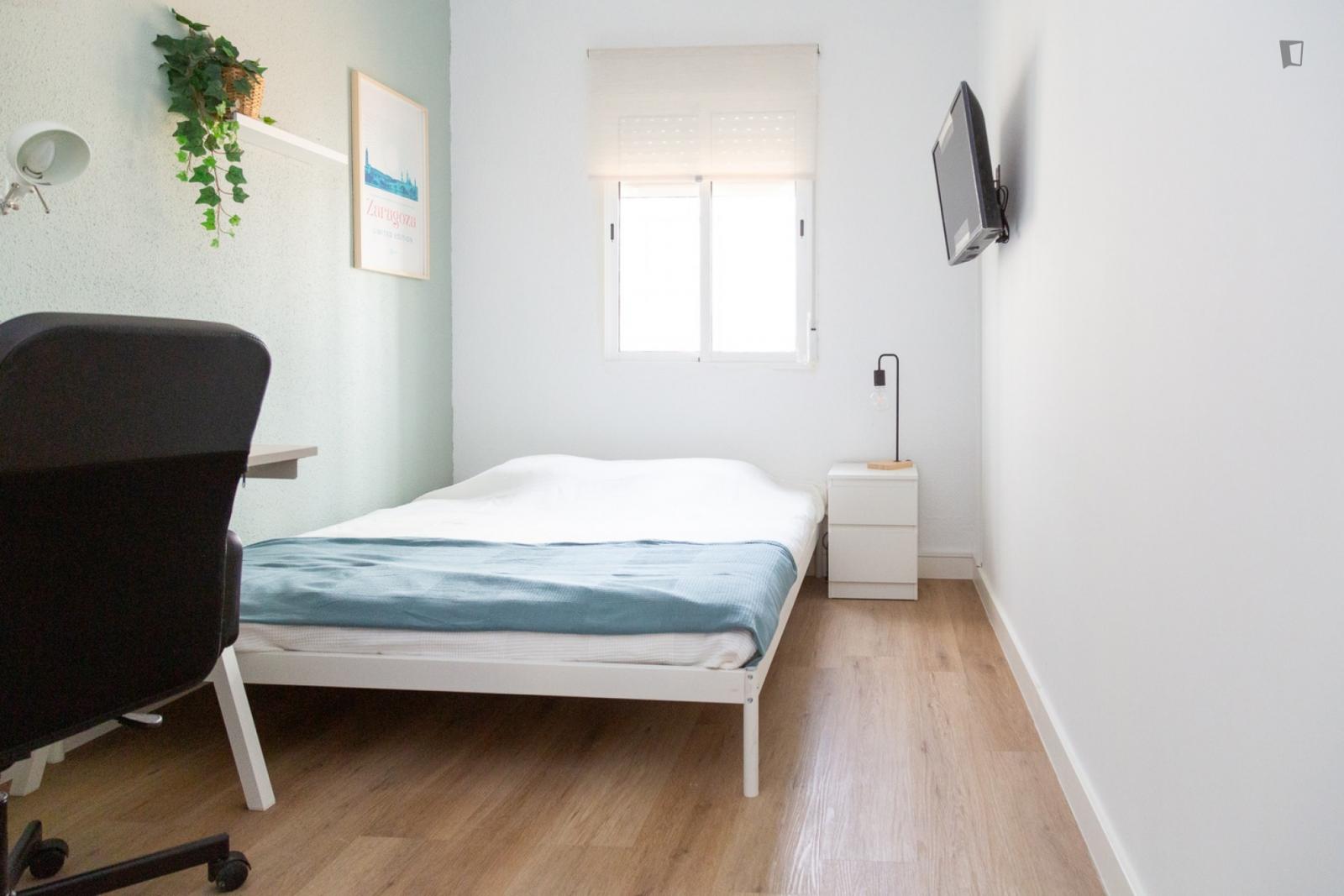  Great Looking Single Bedroom In A Property With Balcony  -  Great looking single bedroom in a property with balcony  - Gallery -  1