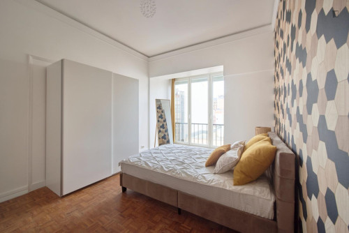 Cozy single bedroom in a property with balcony  - Gallery -  5