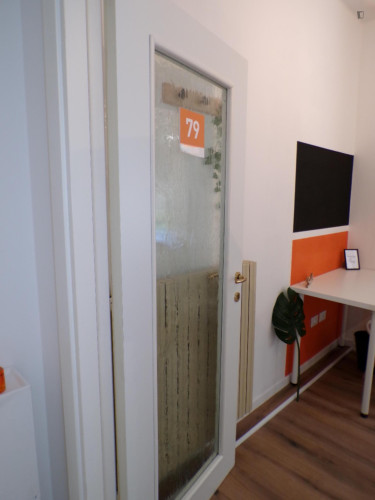 Pleasant single bedroom in a 5-bedroom flat in South Trento