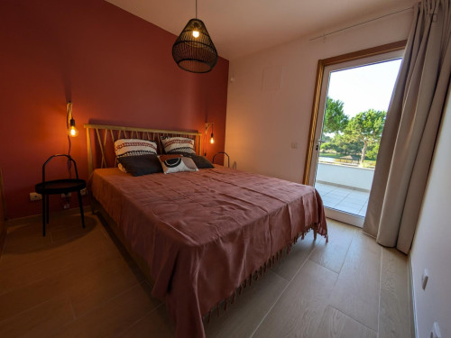 Amazing 2-bedroom flat in a private condominium