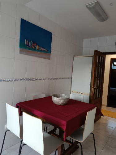 Spacious single bedroom close to IPL  - Gallery -  5