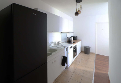 Contemporary 14 m² room for rent in coliving - Gallery - 8