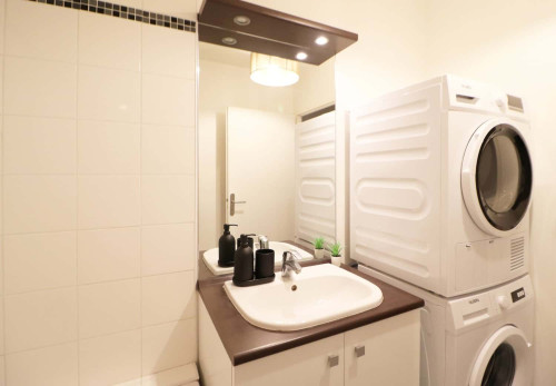 Contemporary 14 m² room for rent in coliving - On-site Facilities