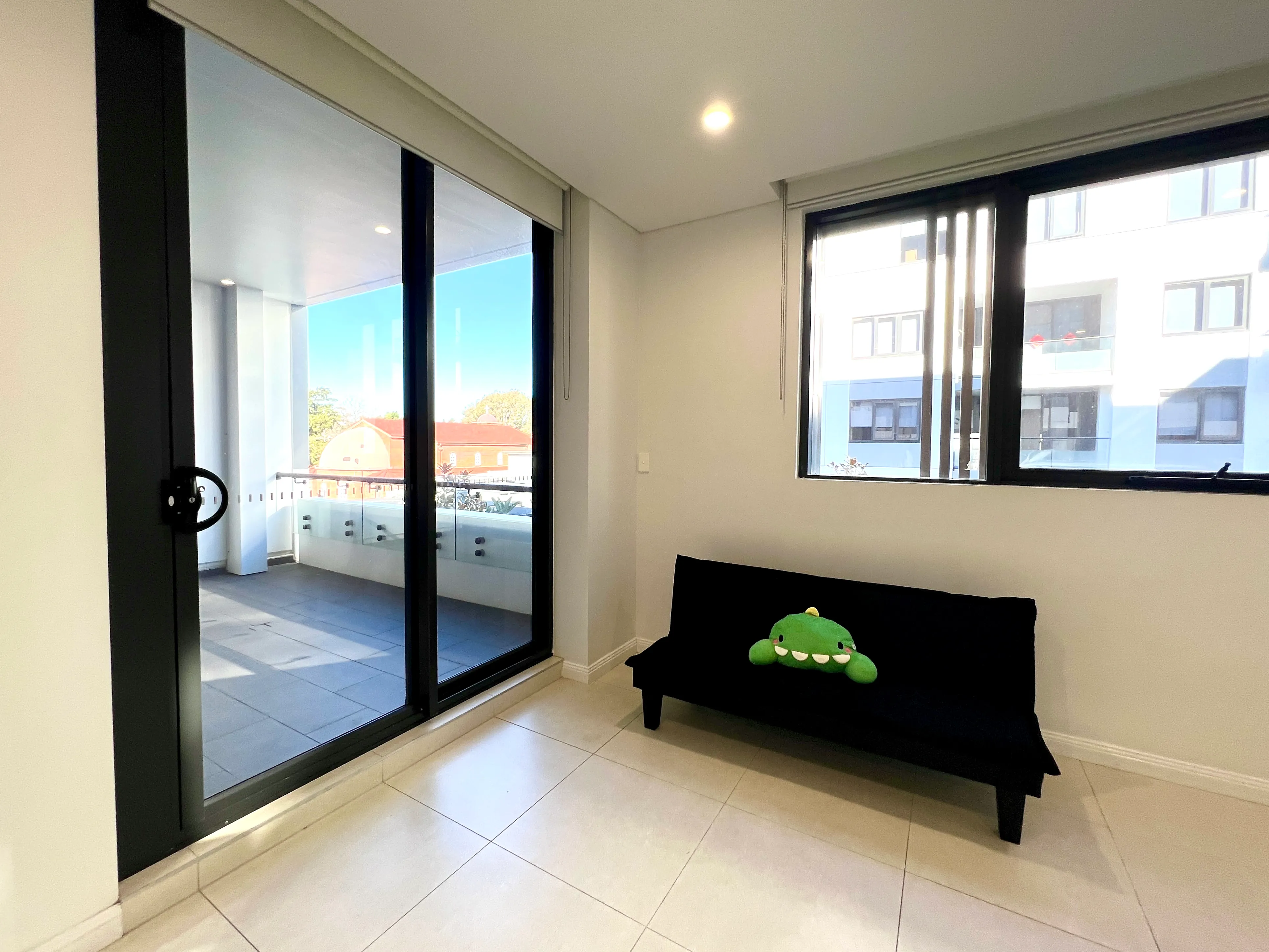  2 Bedroom 2 Bathroom  -  Mascot - Eastern Subs  - Gallery -  3