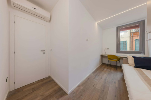 Room in Via Fondobanchetto, Ferrara for 48 m² with 3 bedrooms - Gallery - 866