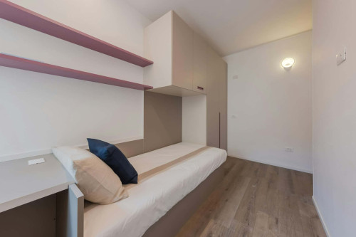Room in Via Fondobanchetto, Ferrara for 48 m² with 3 bedrooms - Gallery - 53